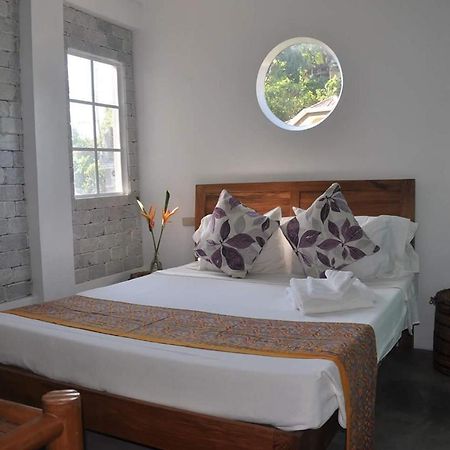 Stone Creek House Bed & Breakfast Romblon Bagian luar foto