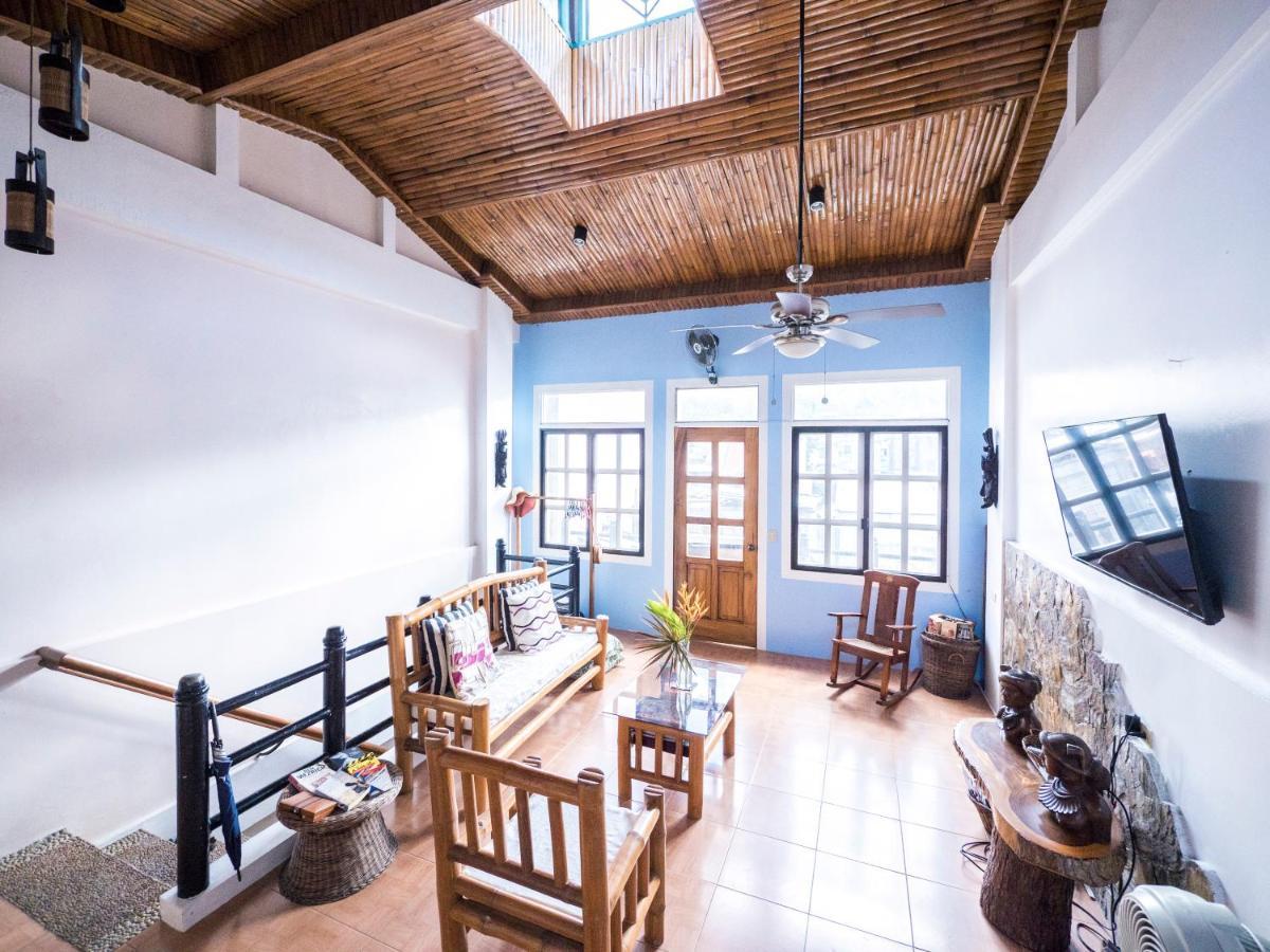 Stone Creek House Bed & Breakfast Romblon Bagian luar foto