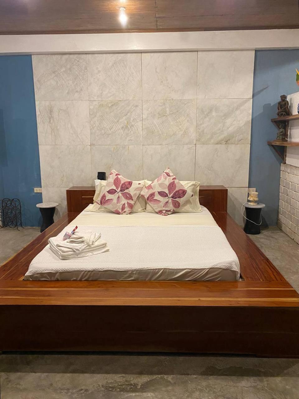 Stone Creek House Bed & Breakfast Romblon Bagian luar foto