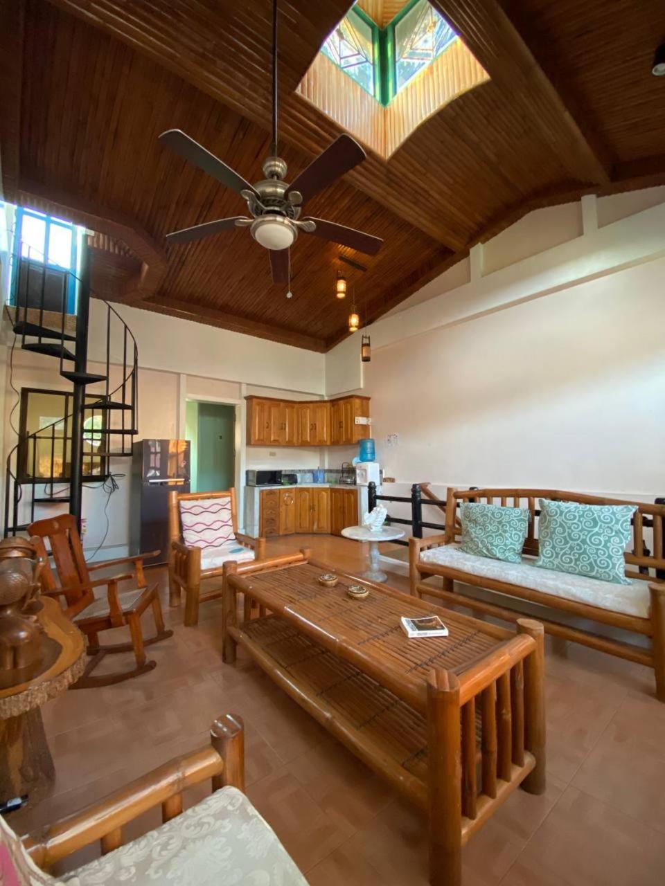 Stone Creek House Bed & Breakfast Romblon Bagian luar foto
