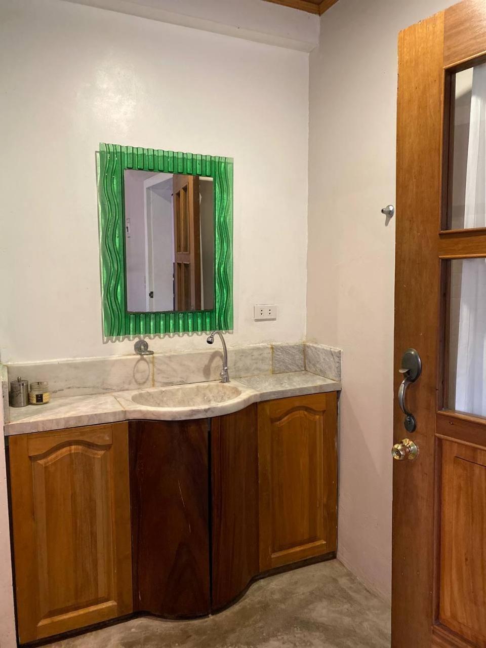 Stone Creek House Bed & Breakfast Romblon Bagian luar foto
